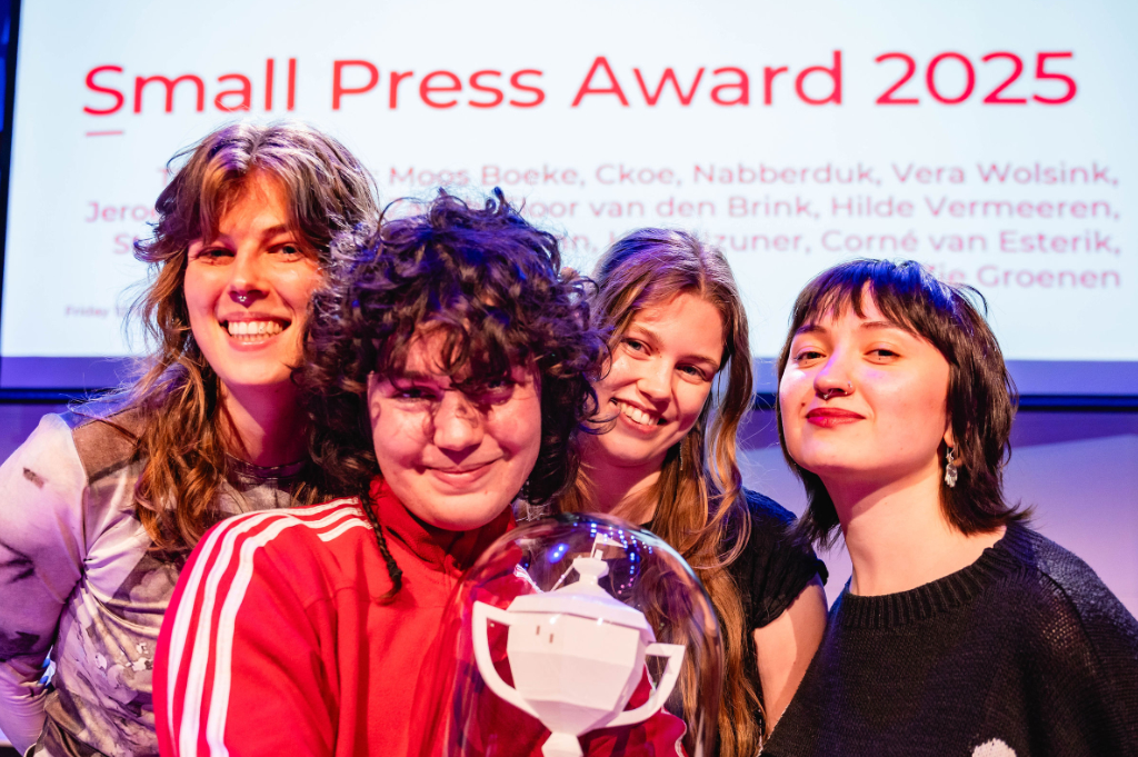 Winners of the Small press Award 2025 (from left to right) Vera Wolsink, Moos Boeke, Hilde Vermeeren and Hilal Uzuner. Photo: Michelle Urbiztondo