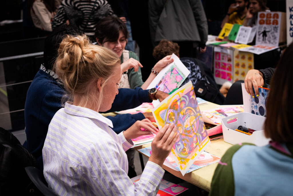 Wobby Sketchbook Workshop (photo by Roos Pierson)